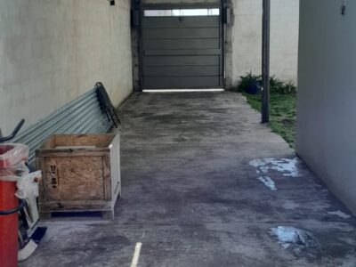 Techo de garage con estructura metálica